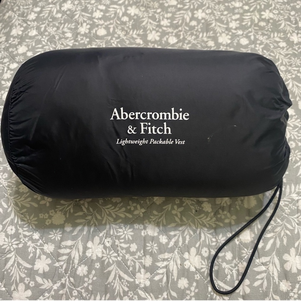 Packable puffer vest - Picture 4 of 4